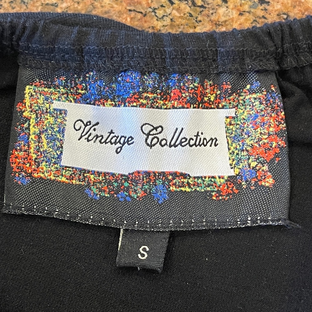 Vintage Collection Embroidered Floral Knit Top, Blouse Size Small - Picture 11 of 12